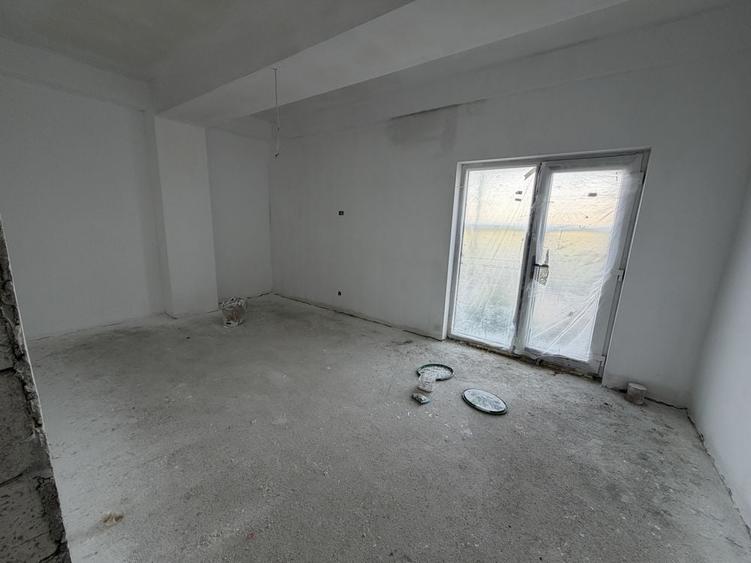 Apartament cu 2 camere decomandat în Popoveni