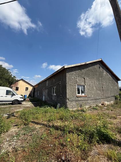 Teren de 4000 mp, în Bârsești