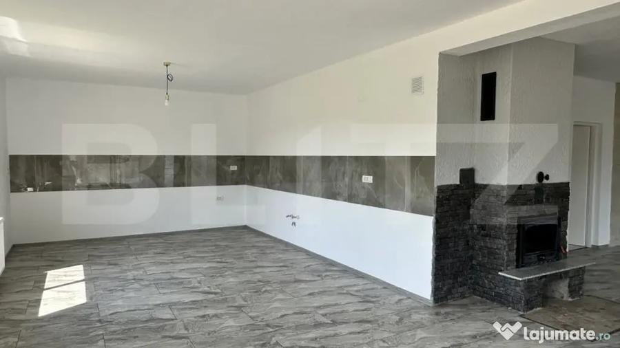 Casă cu 5 camere cu Teren 3200 Mp în Luncoiu de Sus