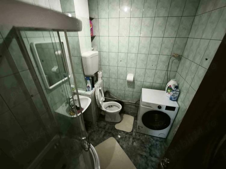 Apartament cu 3 camere semidecomandat în Basarabia