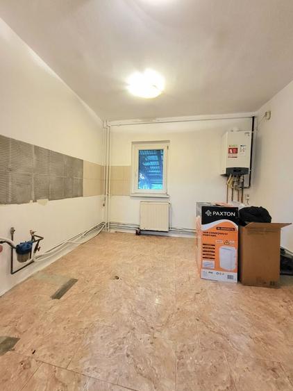 Apartament cu 2 camere semidecomandat în Aradului
