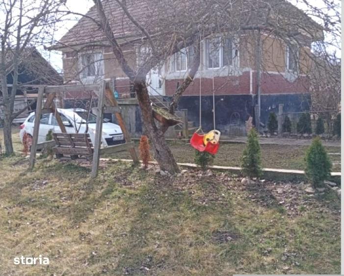 Casă cu 3 camere cu Teren 927 Mp în Așchileu