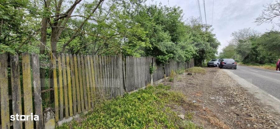 Casă cu 8 camere cu Teren 4200 Mp în Central