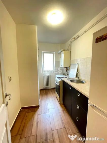 Apartament cu 2 camere semidecomandat, mobilat în Baza 3