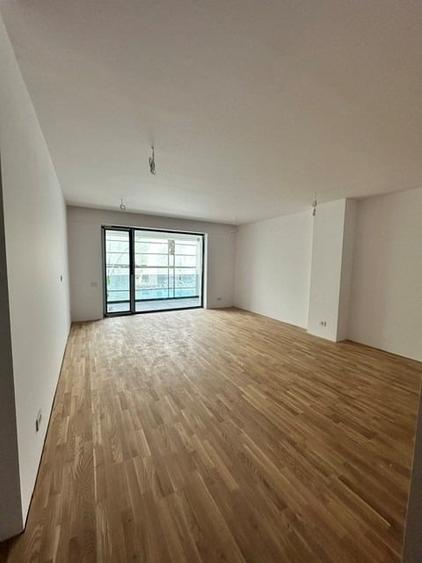 PROPIETAR apartament spatios 2 camere cu vedere deschisa catre piscina si Padure - 11