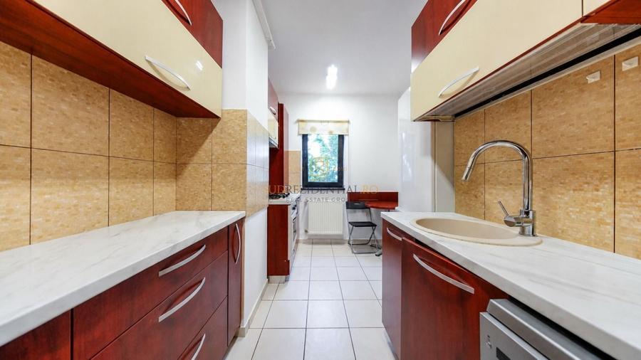 Apartament 3 camere, complet mobilat, decomandat, etaj intermediar - 9