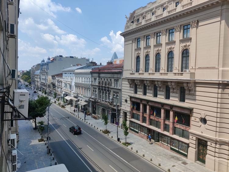 Apartament cu 2 camere nedecomandat în Universitate