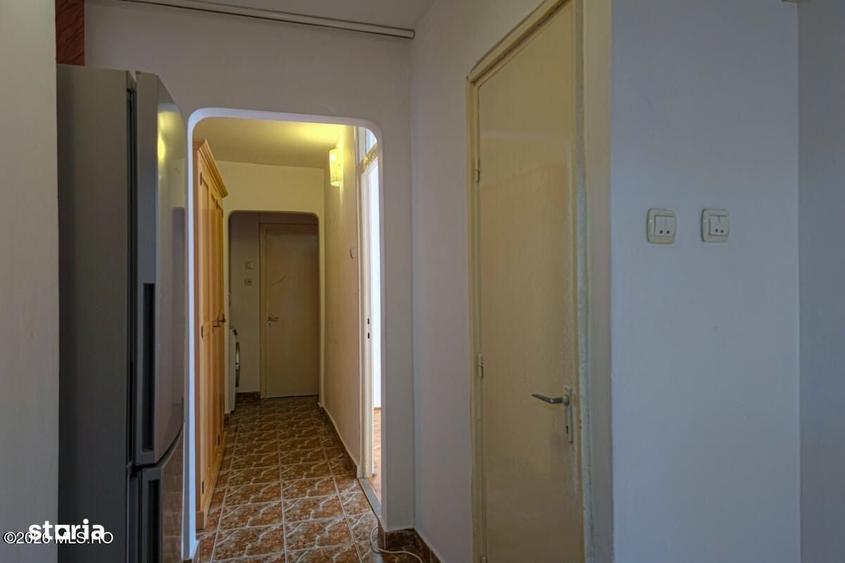 Apartament cu 3 camere decomandat în Soarelui