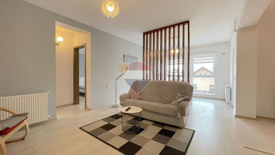 Apartament cu 2 camere decomandat în Tractorul