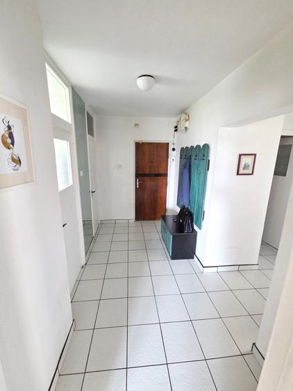 Apartament cu 3 camere decomandat, mobilat în Octavian Goga