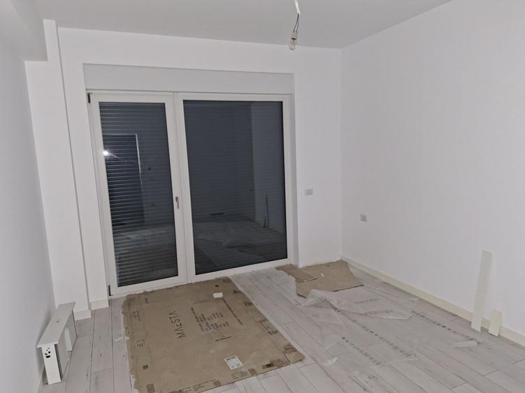 Apartament cu 2 camere decomandat în Exterior Vest