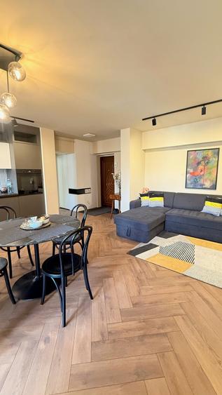 Apartament cu 2 camere decomandat, mobilat în Bogdan Vodă