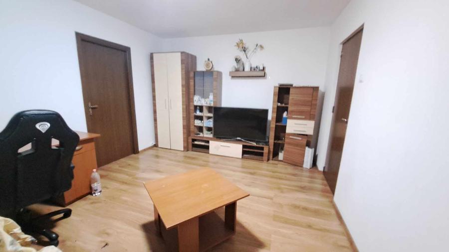 Apartament cu 2 camere semidecomandat, mobilat în Tipografilor