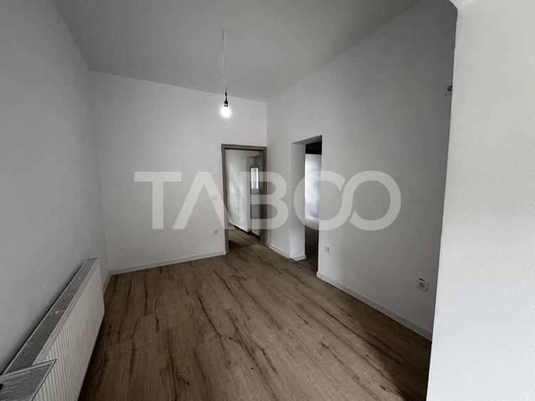 Apartament cu 3 camere semidecomandat în Piața Cluj