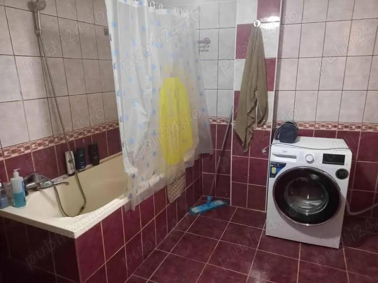Casă cu 4 camere cu Teren 100 Mp în Central