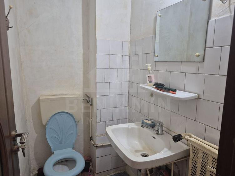 Apartament cu 3 camere decomandat în Sărari