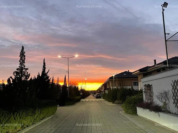 Duplex cu 8 camere cu Piscina în Pipera