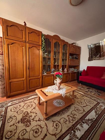 Apartament cu 2 camere decomandat în Exterior Vest