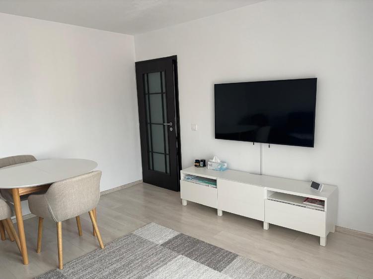 Apartament cu 3 camere decomandat în Valea Lupului
