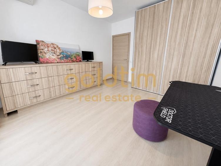 Apartament cu 3 camere semidecomandat, mobilat în Pipera