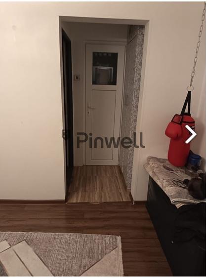 Apartament cu 3 camere semidecomandat, mobilat în Ferentari