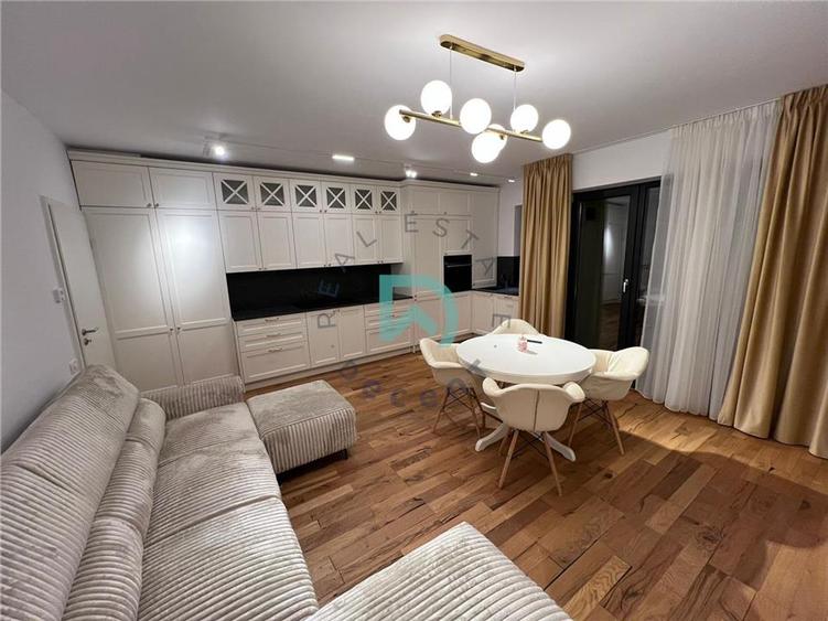 Apartament cu 3 camere semidecomandat, mobilat în Noua
