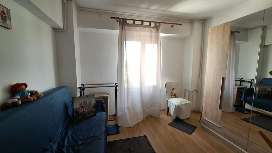 Apartament cu 3 camere decomandat, mobilat în Vatra Luminoasă