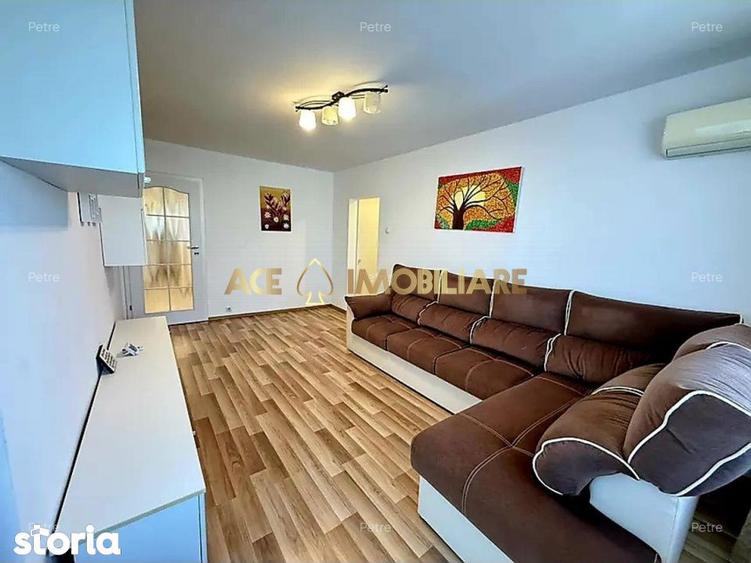 Apartament cu 4 camere, mobilat în Tei