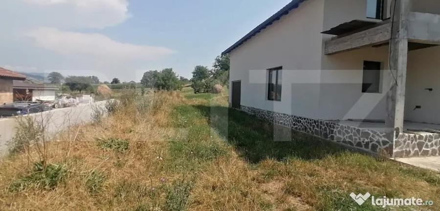 Casă cu 4 camere cu Teren 1400 Mp în Vințu de Jos