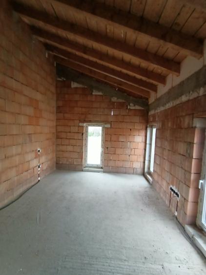 Duplex cu 4 camere cu Canalizare în Florești
