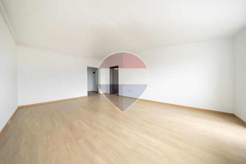 Apartament cu 2 camere semidecomandat în Sânpetru