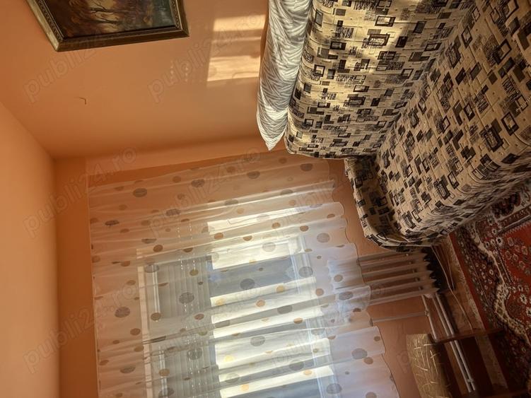 Apartament cu 4 camere decomandat în Micro 15