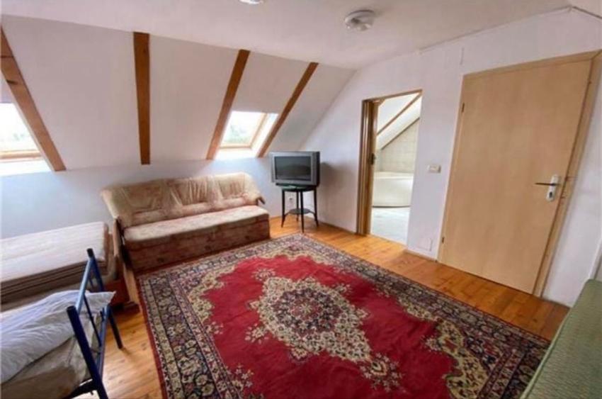 Casă cu 4 camere cu Teren 200 Mp în Elisabetin
