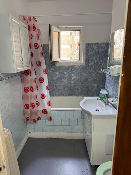 Apartament cu 3 camere decomandat în Colentina