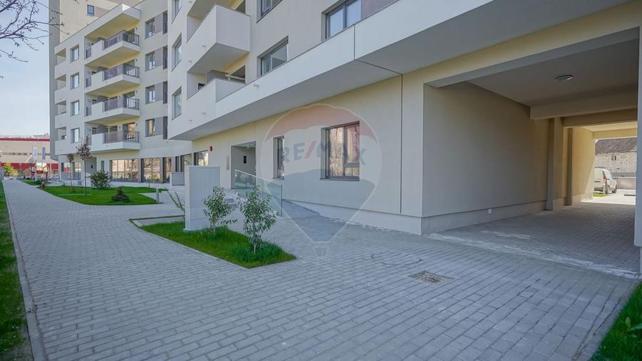 Apartament cu 2 camere semidecomandat, mobilat în Noua