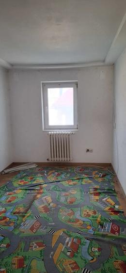 Casă cu 5 camere cu Teren 191 Mp în Central