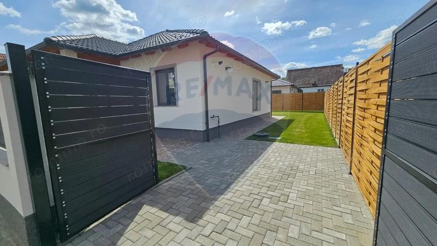 Casă cu Teren 300 Mp în Central