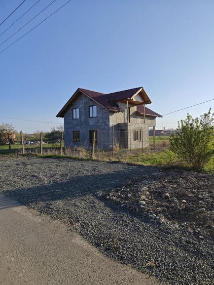 Casă cu Teren 1600 Mp în Gottlob