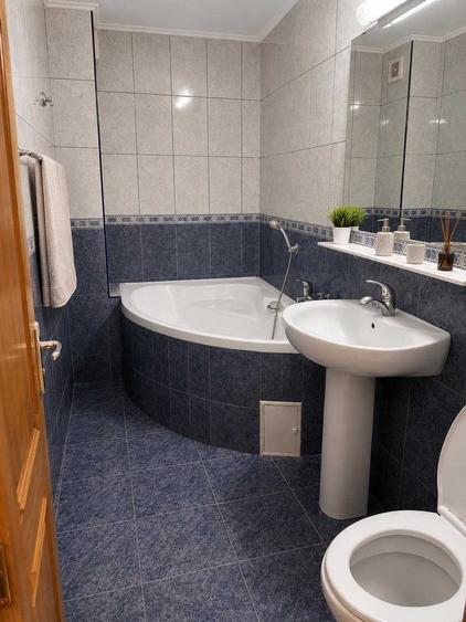 Apartament cu 3 camere decomandat în 13 Septembrie