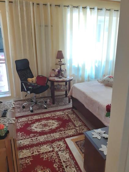 Apartament cu 3 camere semidecomandat, mobilat în Ferdinand