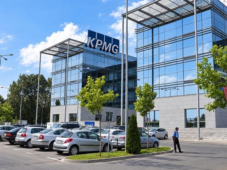 Birou, de 5,100 mp, în Nord