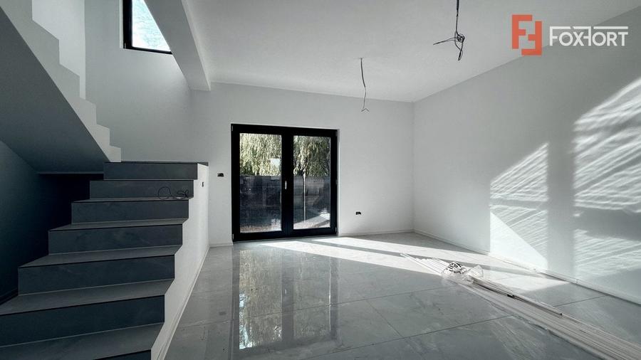 Duplex cu 3 camere cu Canalizare în Sânandrei