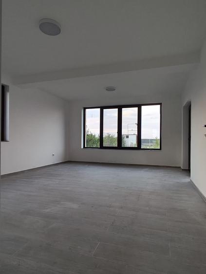 Casă individuală cu 5 camere cu Teren 1800 Mp în Tărtășești