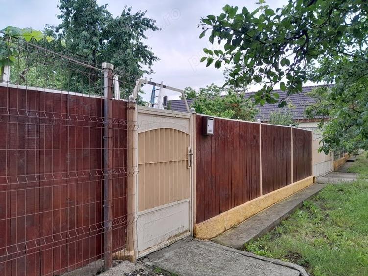 Casă cu 3 camere cu Teren 3200 Mp în Seceani