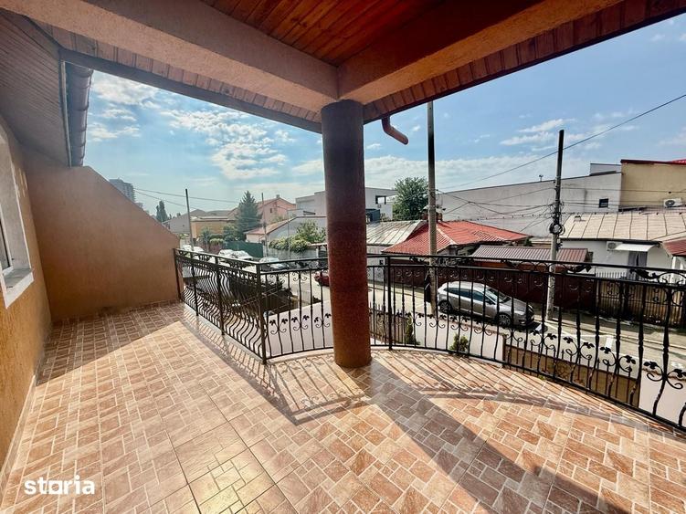 Casă cu 5 camere cu Teren 240 Mp în Apărătorii Patriei