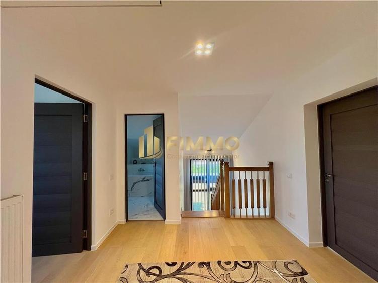 Casă individuală cu 5 camere cu Teren 1600 Mp în Pătrăuți