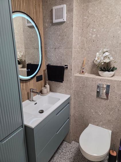 Apartament cu 2 camere decomandat, mobilat în Titan
