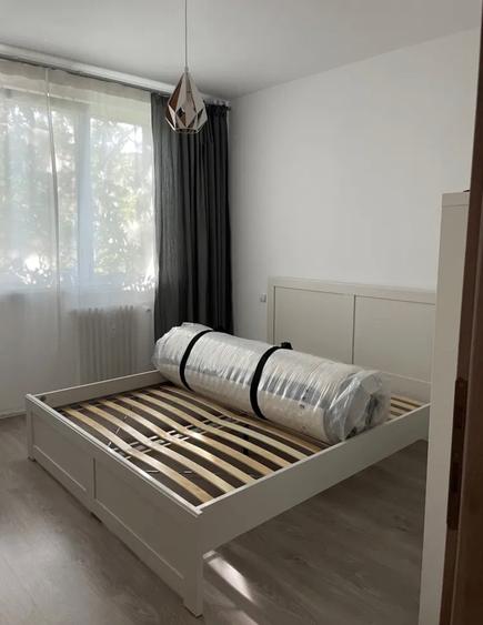 Apartament cu 2 camere semidecomandat în Grivița