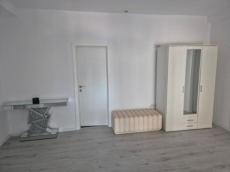 Apartament cu 4 camere în Militari
