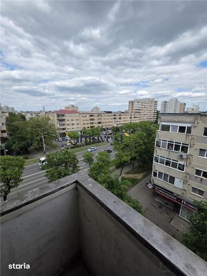 Apartament cu 3 camere decomandat în Micro 15